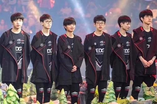 而申京则用 而申京则用