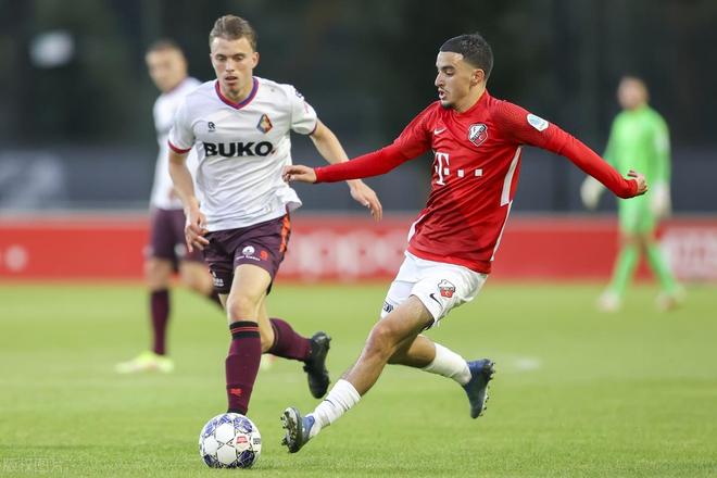 肋部空当被 肋部空当被